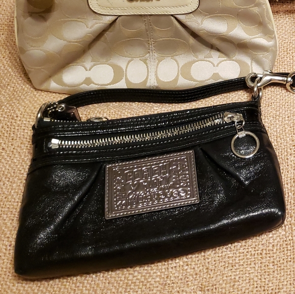 Coach Wristlet - Picture 6 of 6